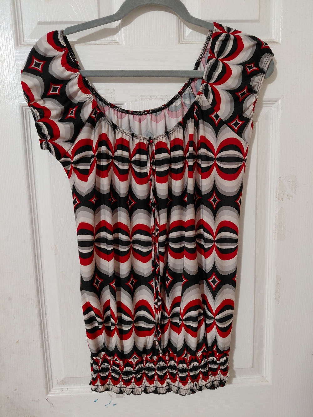 Worthington Red, Black & White Geometric Peasant Top